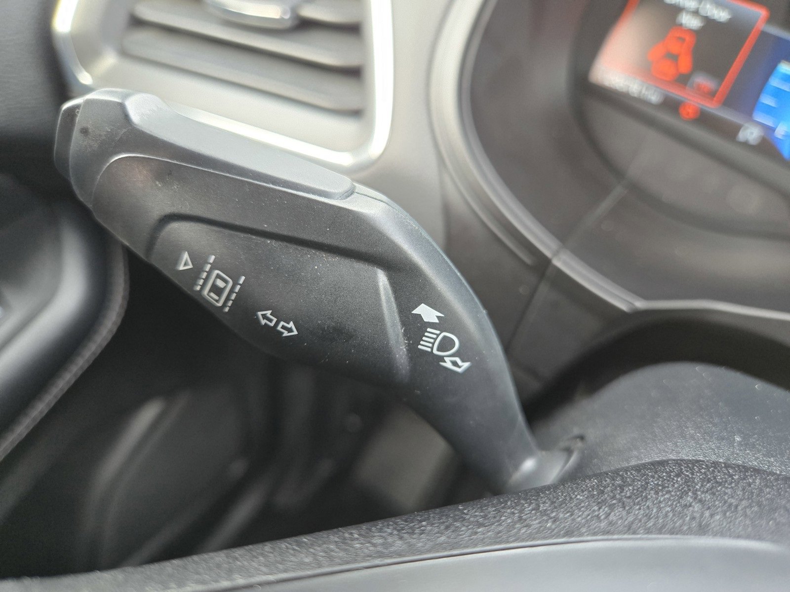 Used 2024 Ford Edge Titanium image 28