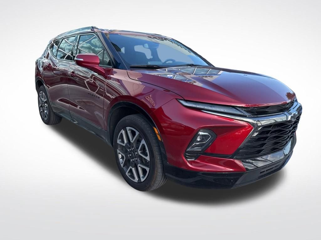 Used 2025 Chevrolet Blazer RS FWD image 2
