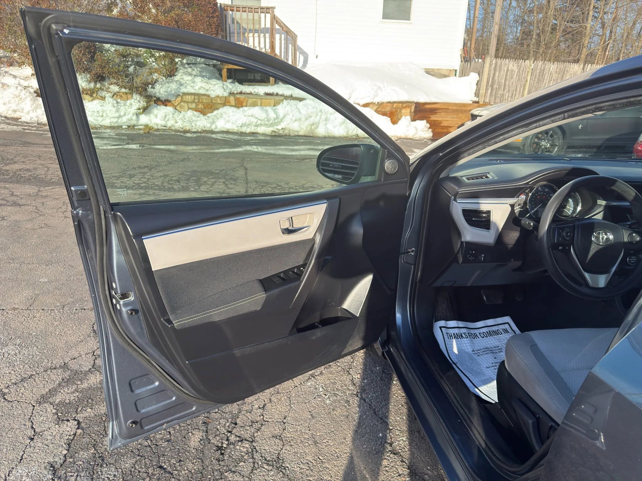 Used 2015 Toyota Corolla LE image 15