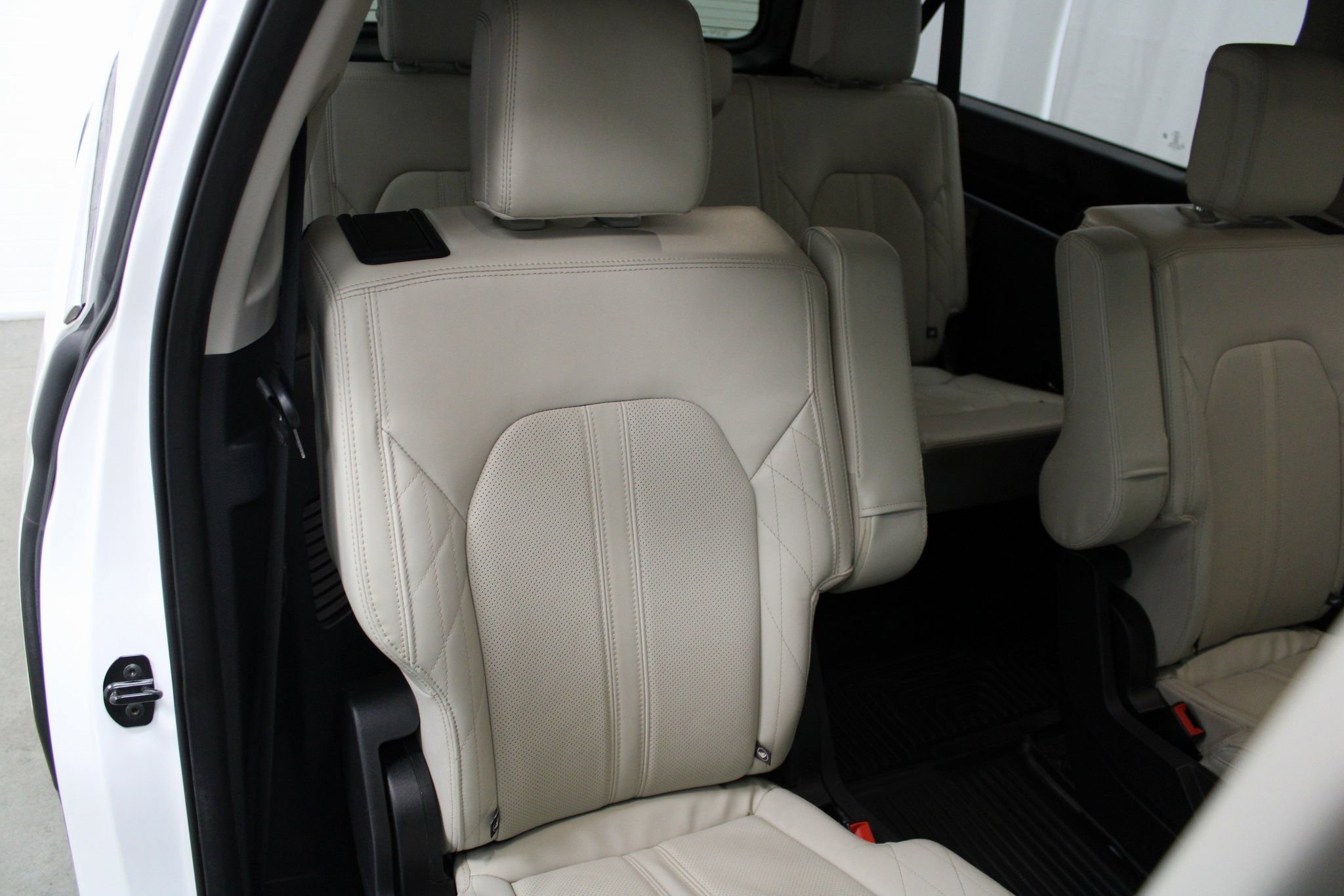 Used 2021 Ford Expedition Max Platinum image 32