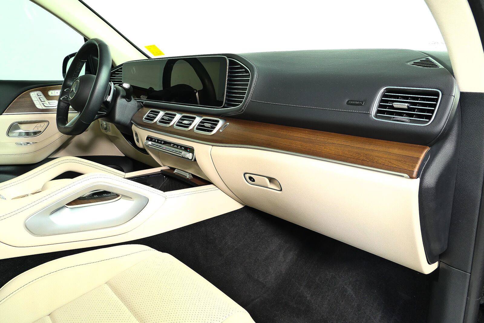 Used 2025 Mercedes-Benz GLS 450 4MATIC image 23