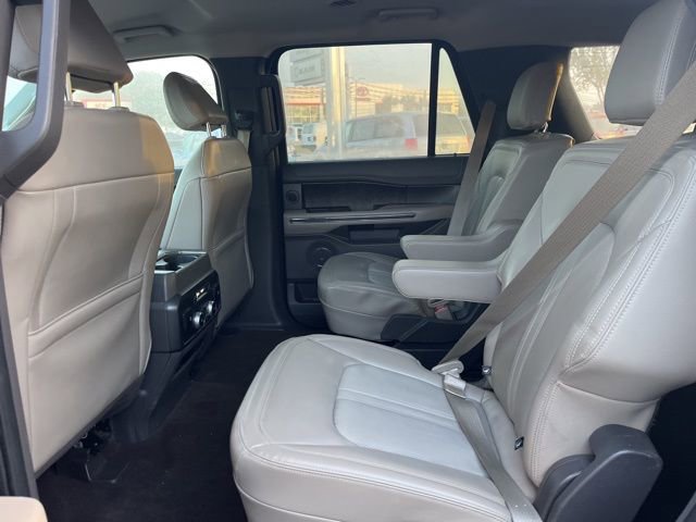 Used 2021 Ford Expedition Limited image 12