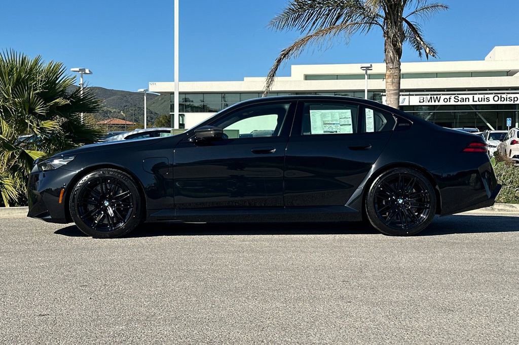 New 2026 BMW M5 w/ Carbon Package image 6