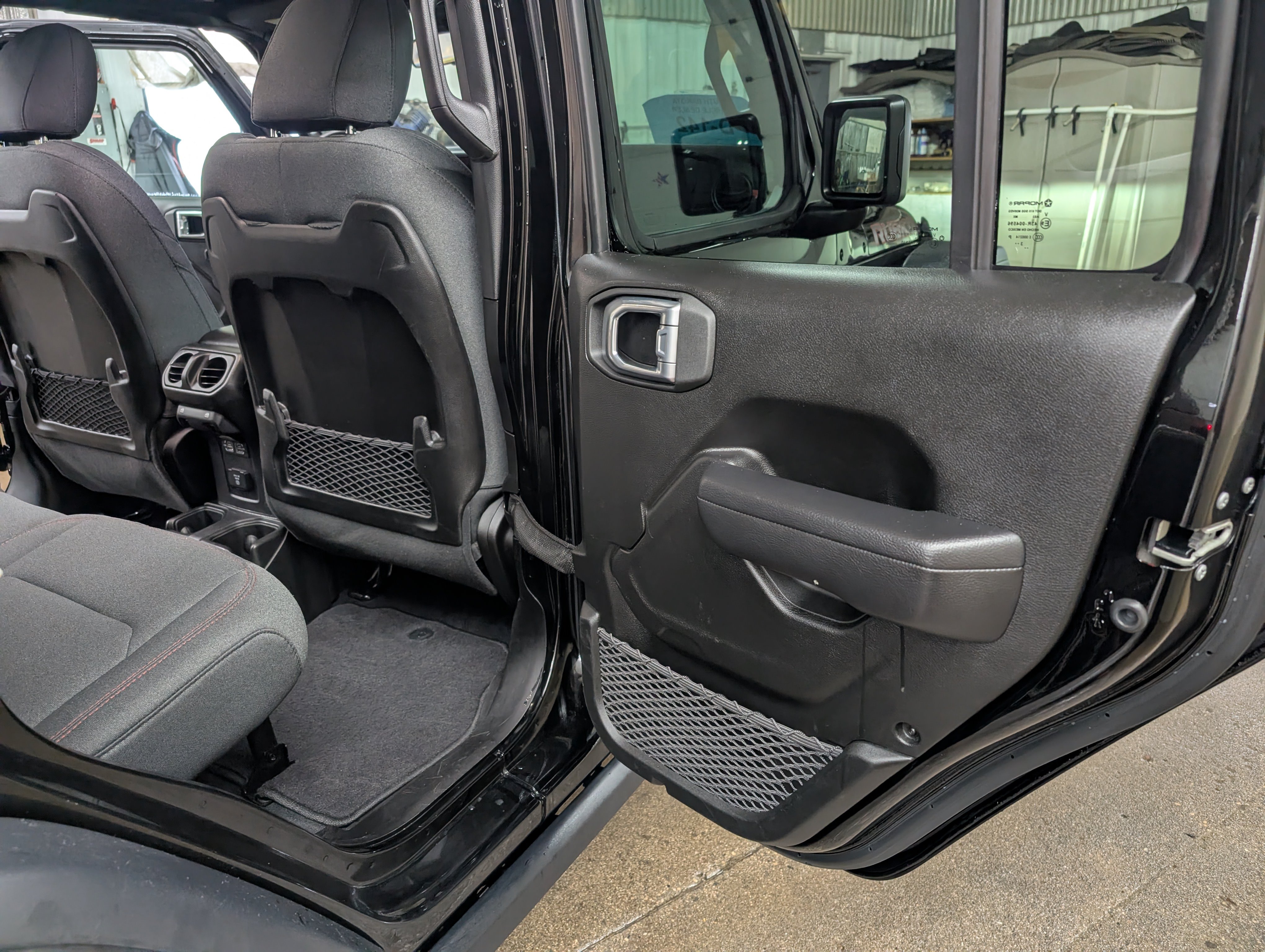 Used 2024 Jeep Wrangler Unlimited Rubicon AWD/4WD image 5