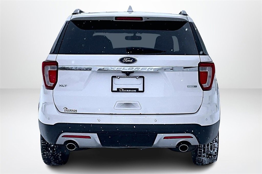 Used 2016 Ford Explorer XLT w/ Equipment Group 202A image 6