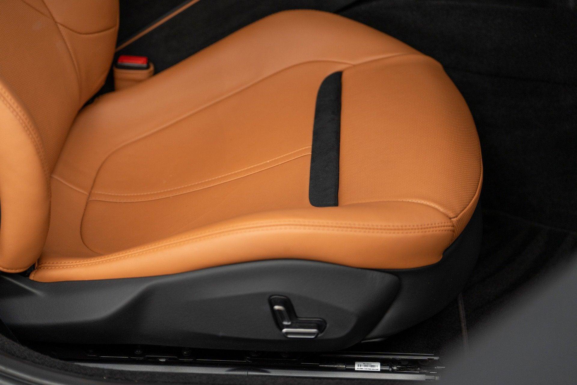 Certified 2022 Ferrari Roma RWD image 51