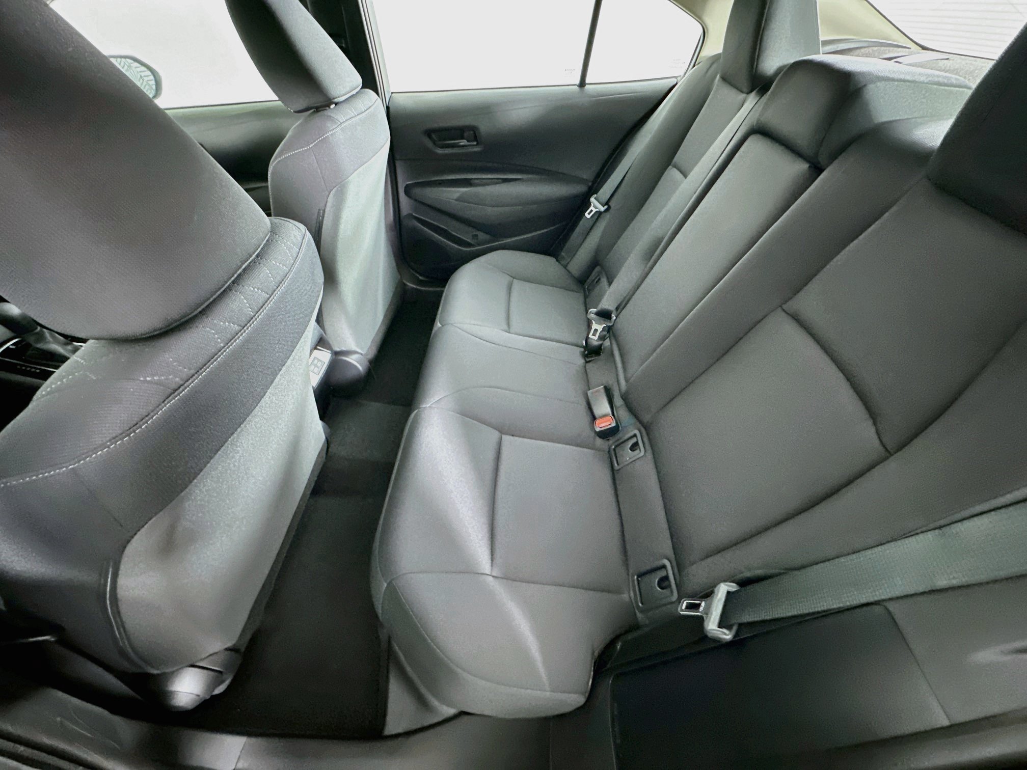 Used 2026 Toyota Corolla LE FWD image 27