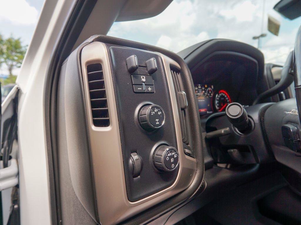 Used 2015 GMC Sierra 2500 Denali w/ Duramax Plus Package AWD/4WD image 20