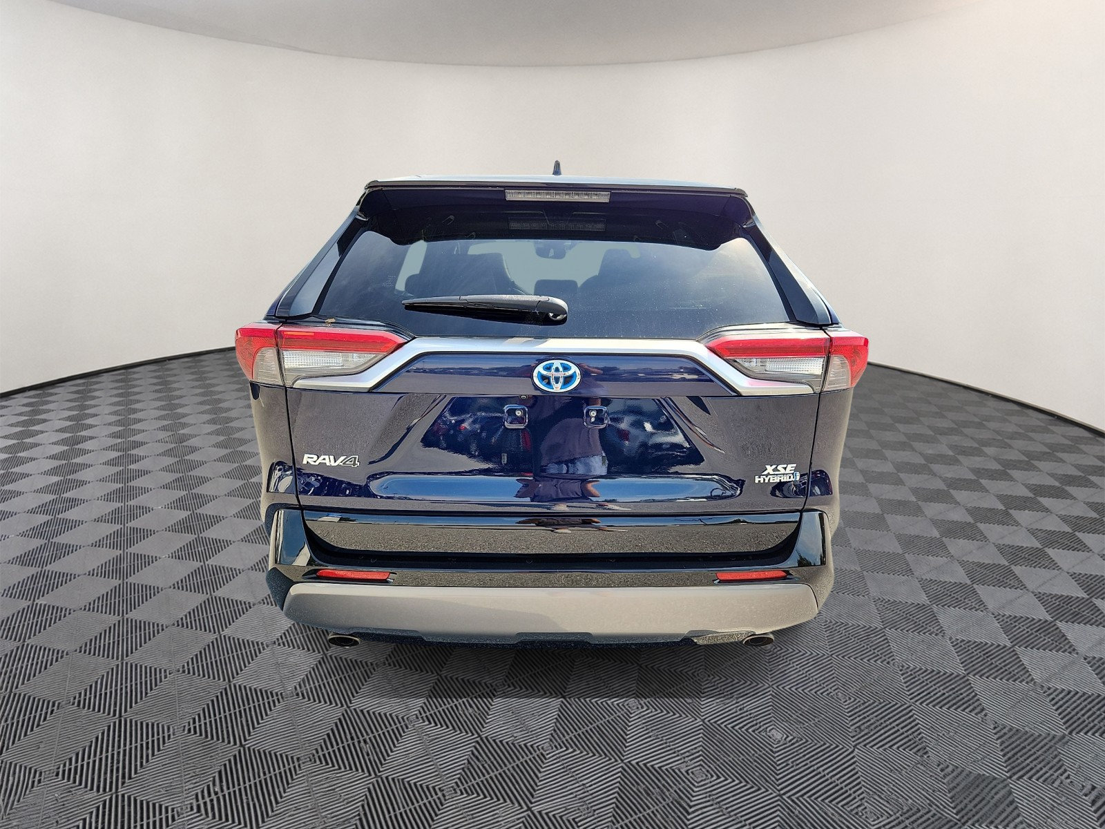 Used 2019 Toyota RAV4 XSE w/ All Weather Liner Package AWD/4WD image 5