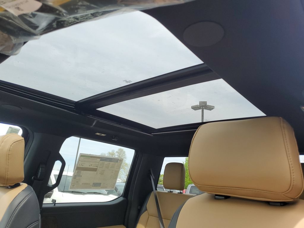 New 2026 Ford F350 Lariat w/ Black Appearance Package AWD/4WD image 8