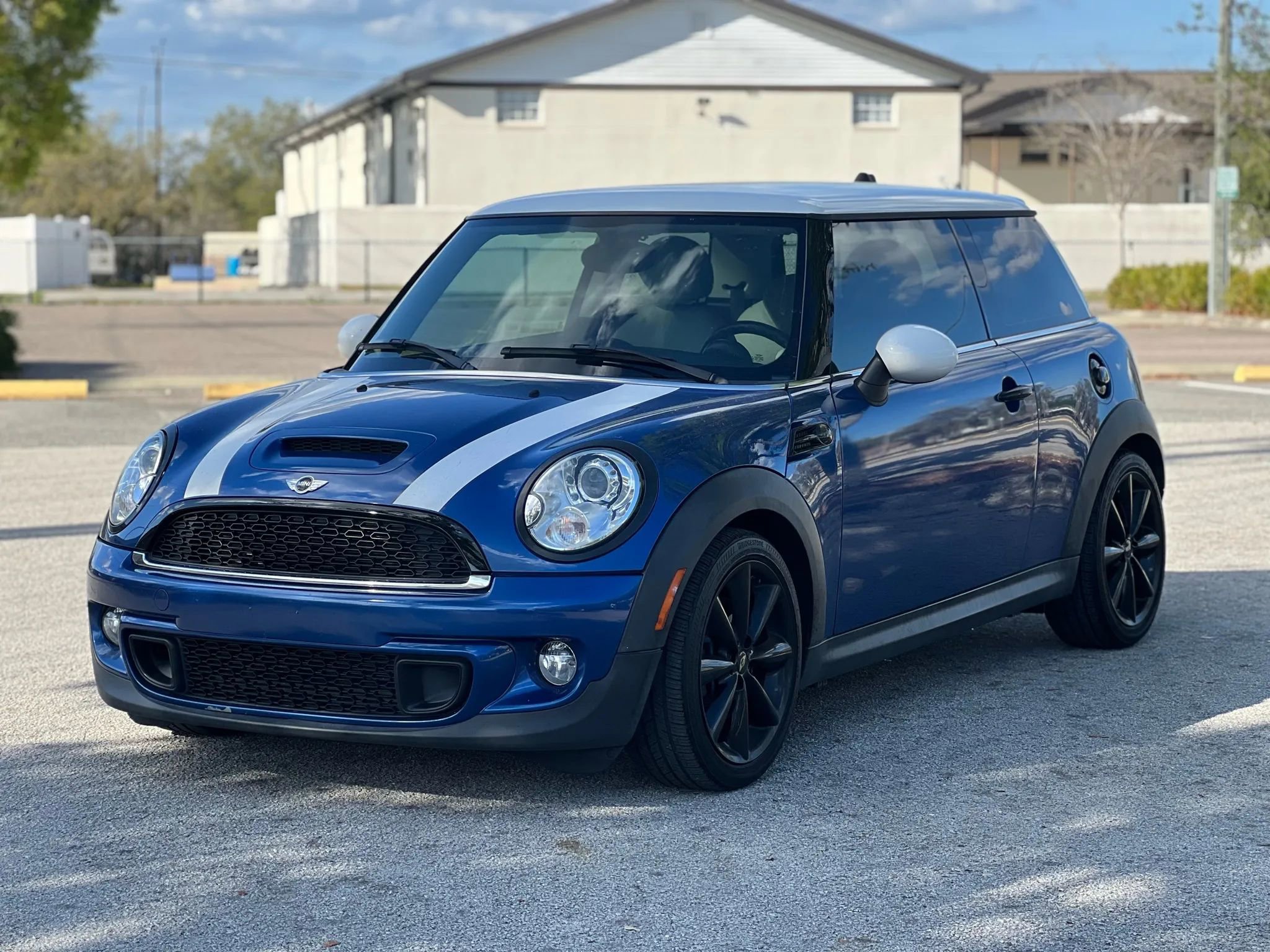 Used 2013 MINI Cooper S w/ Technology Pkg 2 FWD image 3