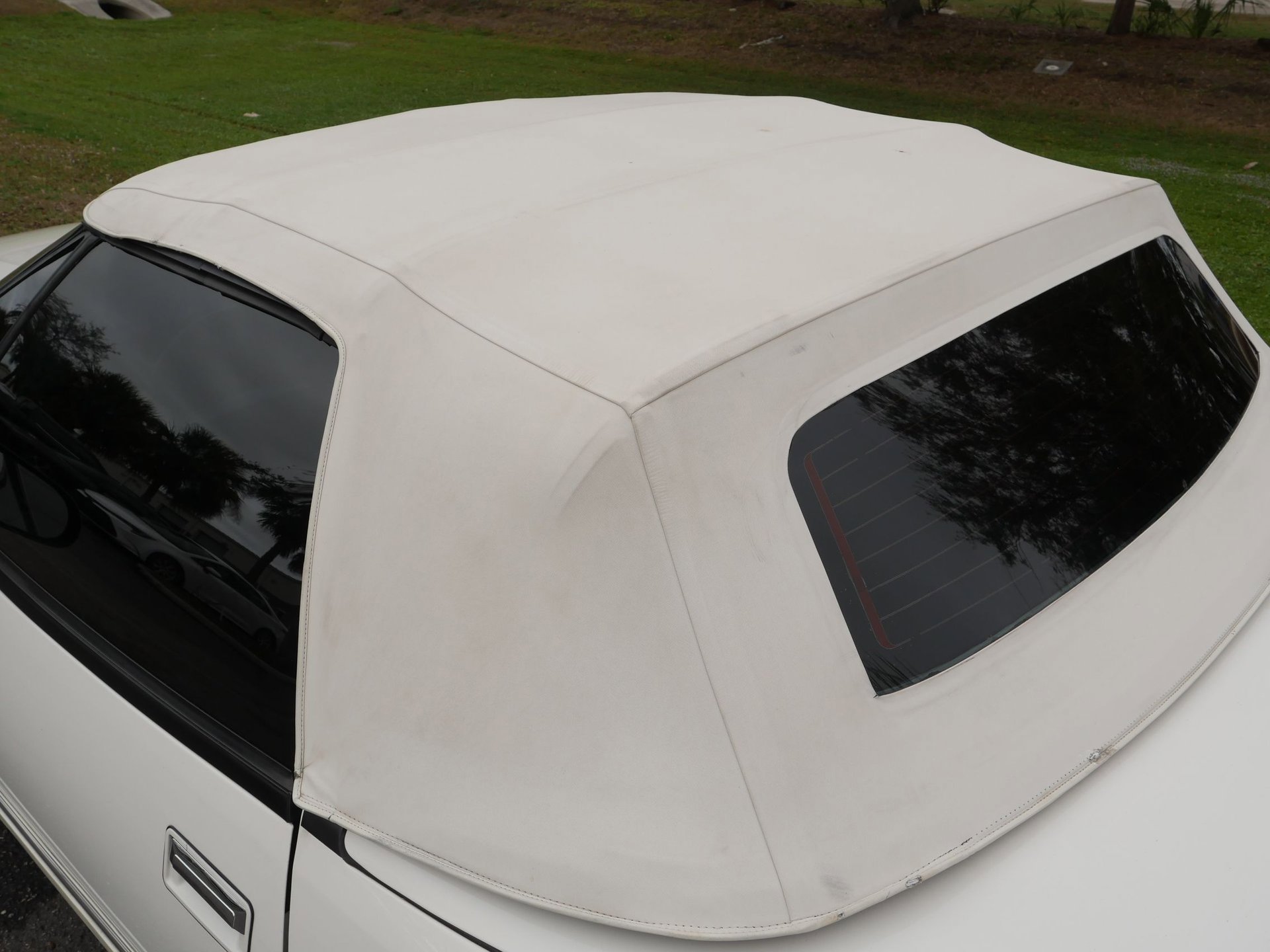 Used 1990 Buick Reatta Convertible image 26