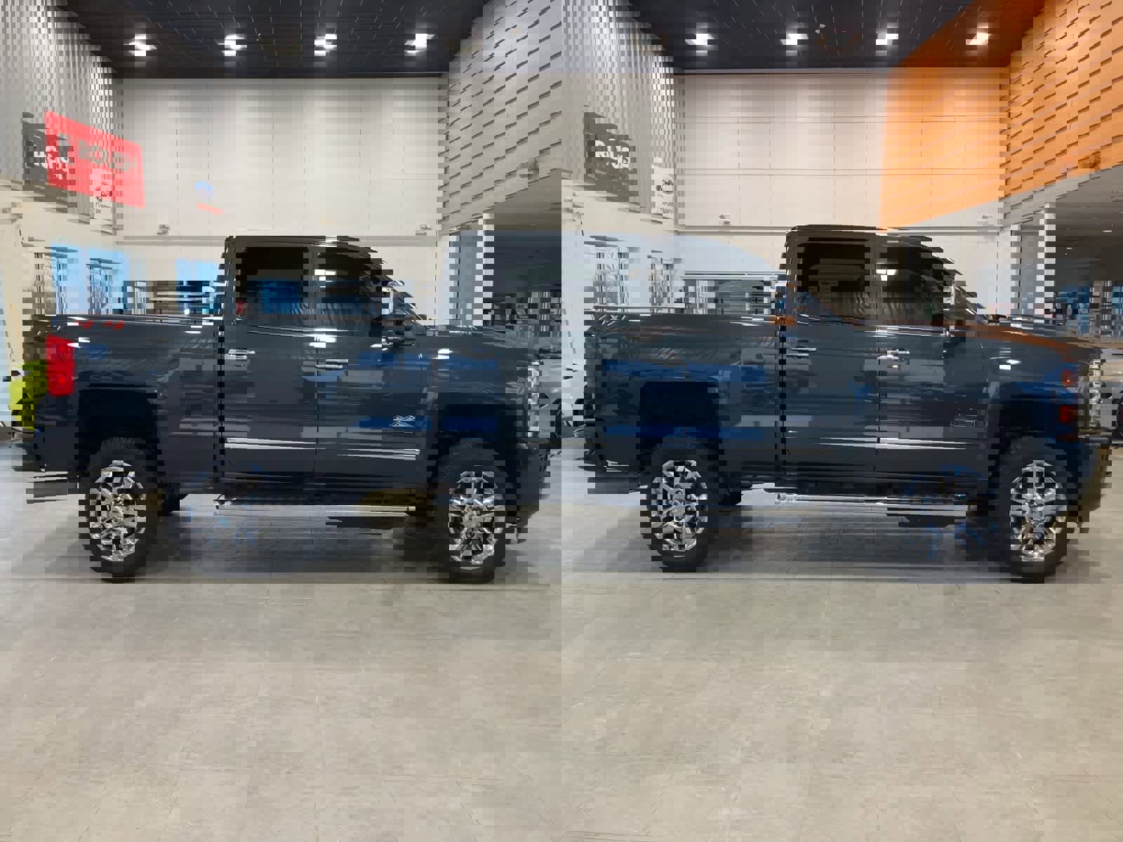 Used 2018 Chevrolet Silverado 2500 High Country image 4