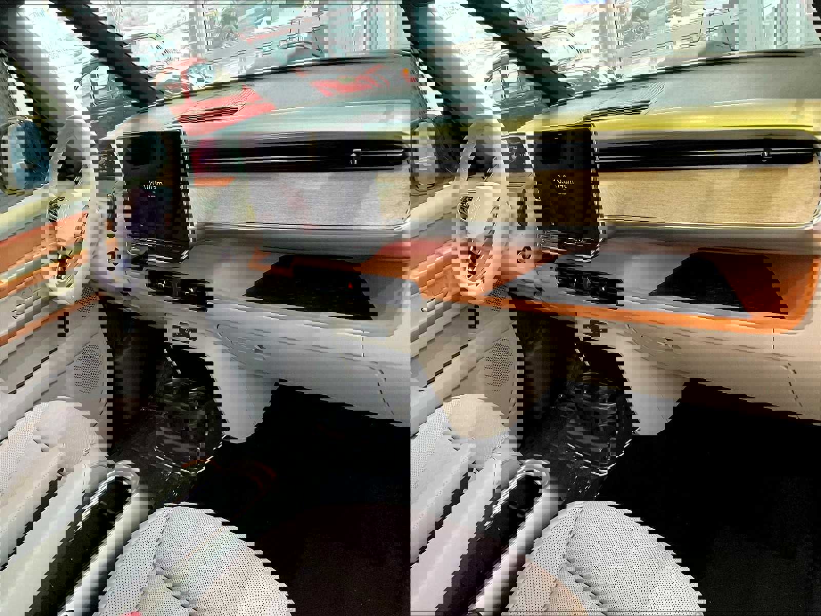 New 2025 Volkswagen ID. Buzz 1st Edition image 10