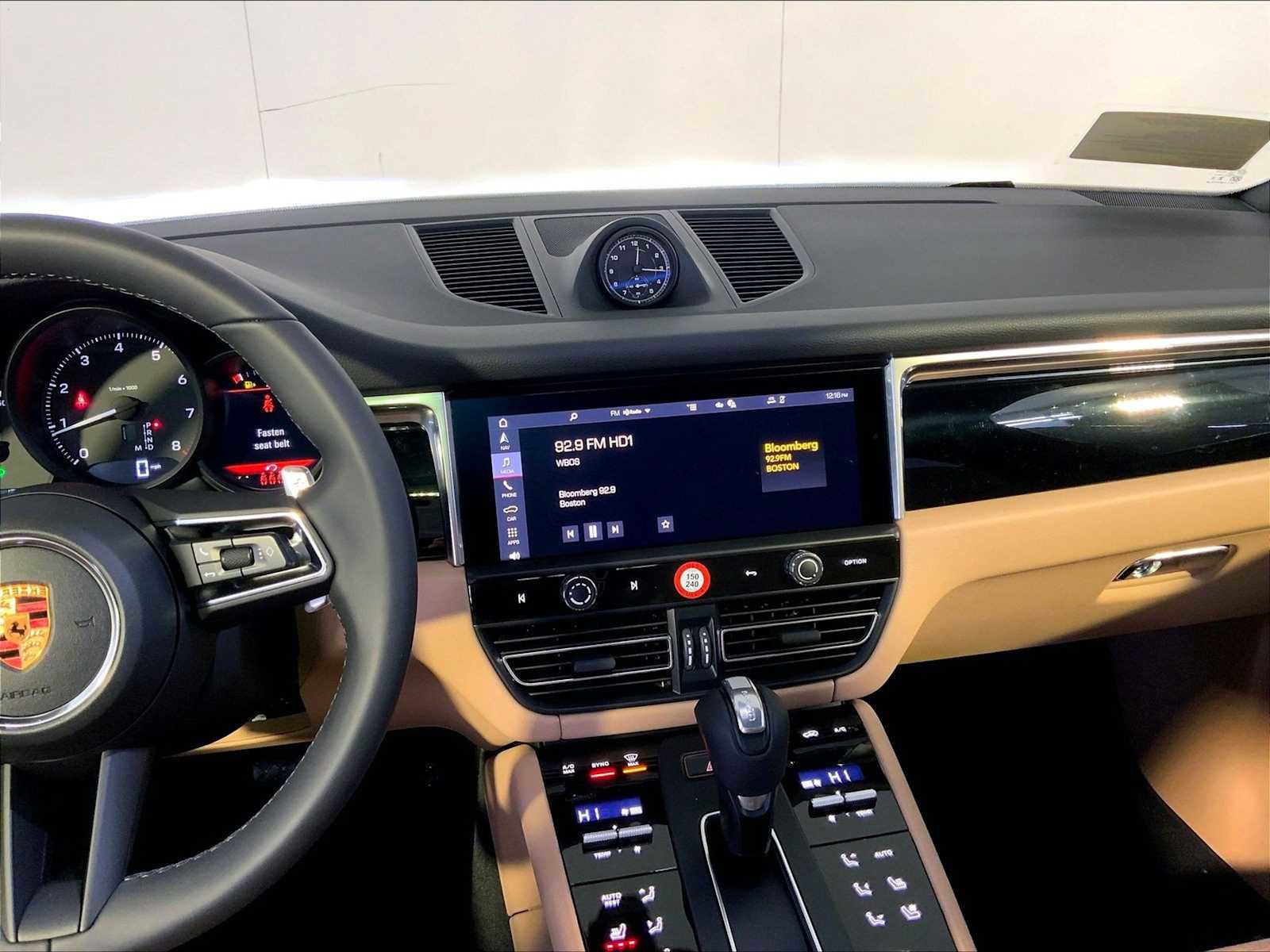 New 2026 Porsche Macan AWD/4WD image 16