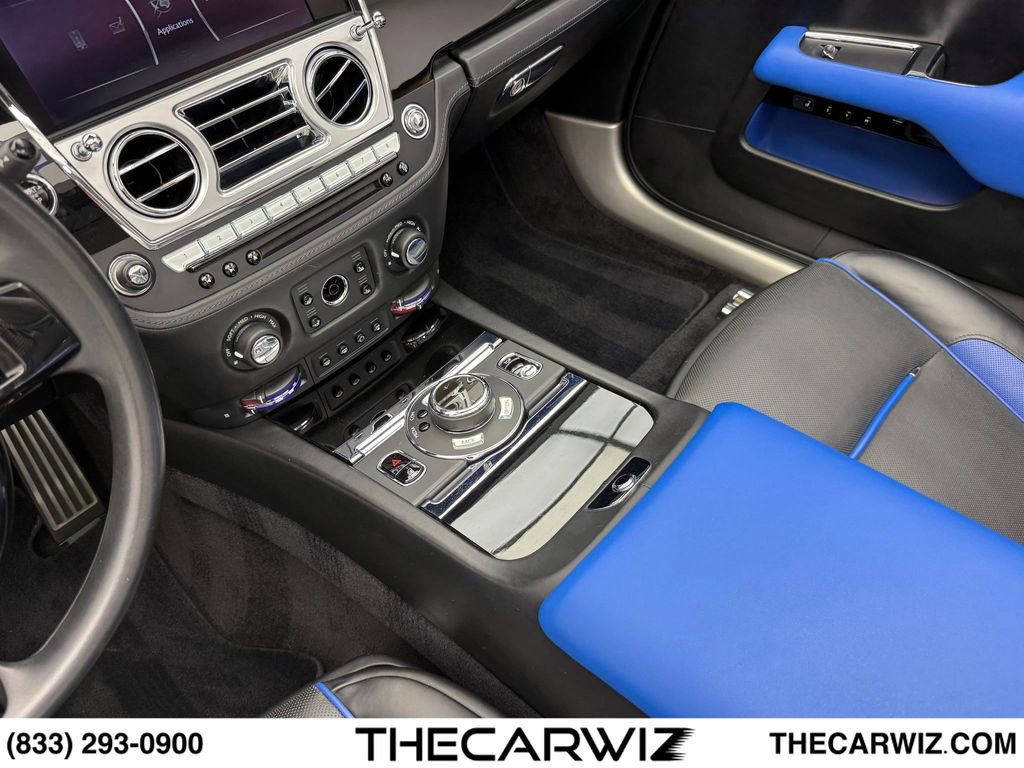 Used 2019 Rolls-Royce Dawn RWD image 54