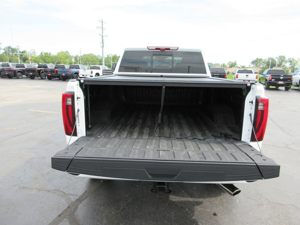 Used 2025 GMC Sierra 2500 Denali w/ Denali Reserve Package AWD/4WD image 8