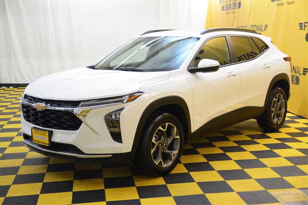 Used 2025 Chevrolet Trax LT image 6