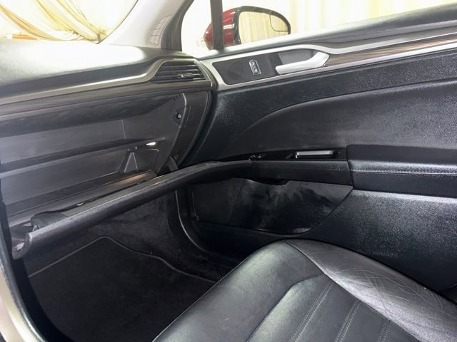 Used 2017 Ford Fusion Energi SE image 30