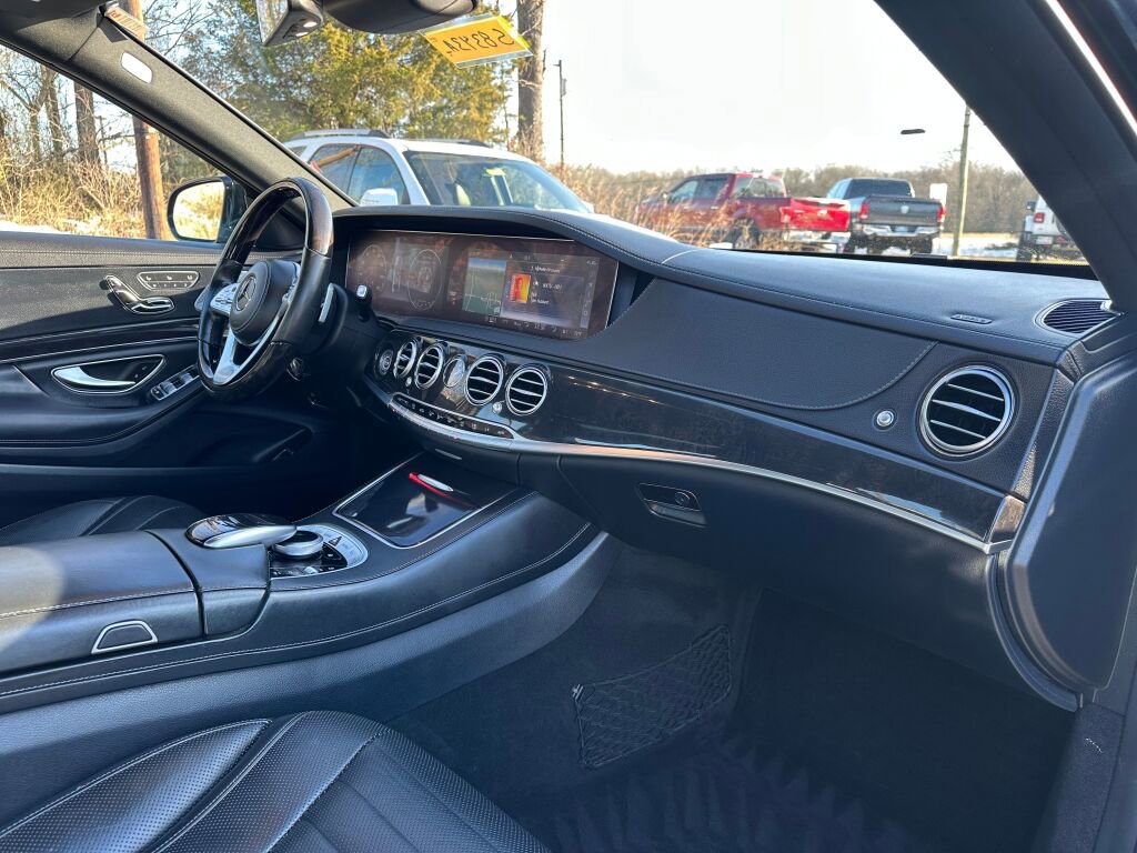 Used 2019 Mercedes-Benz S 560 4MATIC Sedan w/ Premium Package image 24