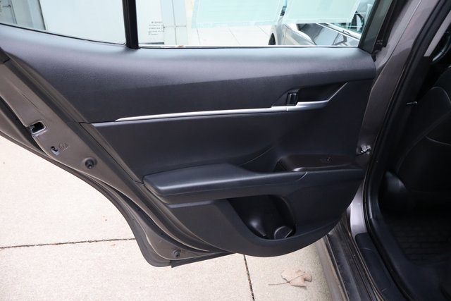 Used 2023 Toyota Camry SE image 17