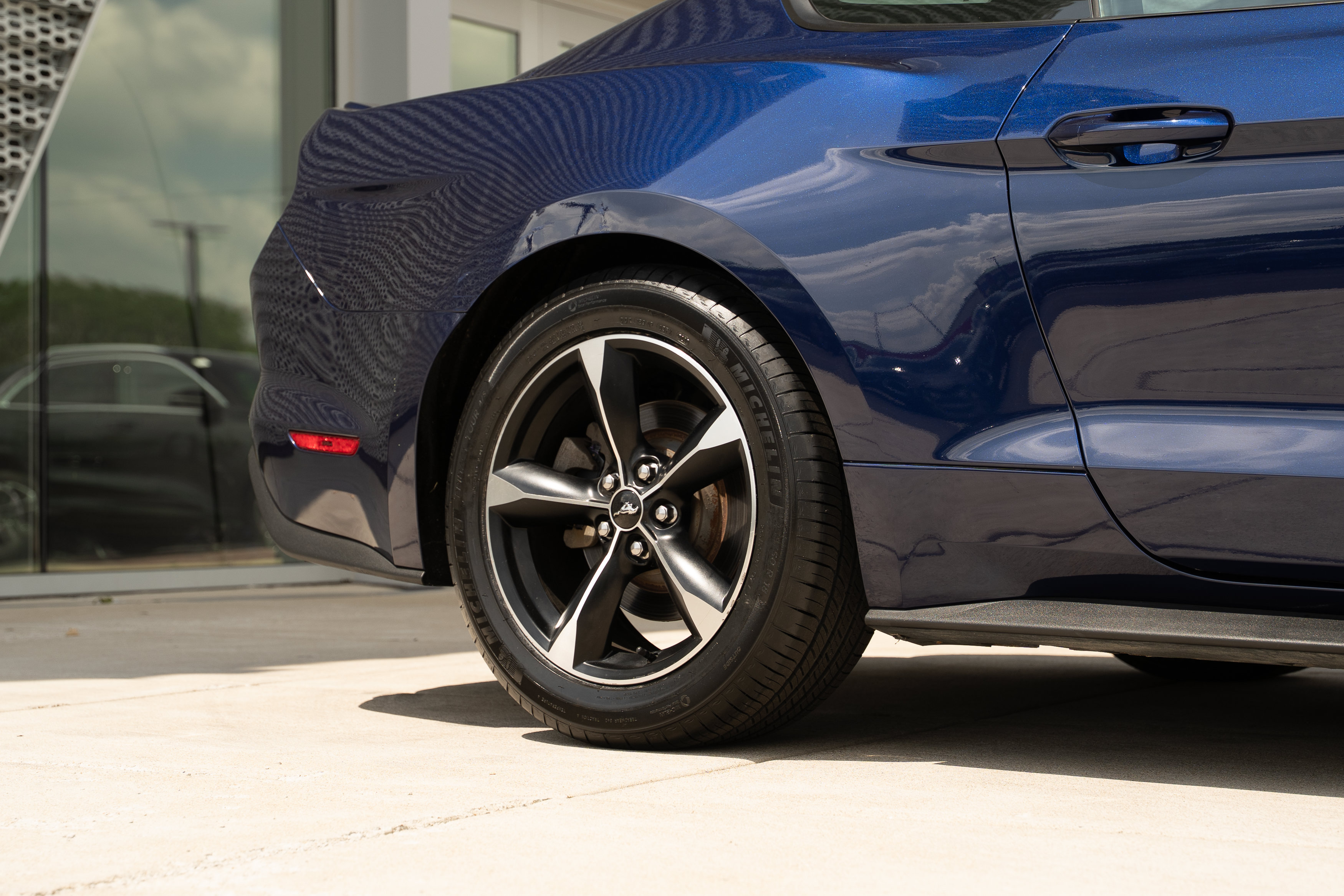 Used 2018 Ford Mustang Coupe w/ Equipment Group 101A RWD image 34