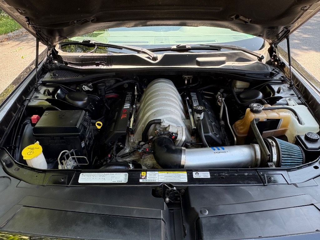 Used 2010 Dodge Challenger SRT8 RWD image 26