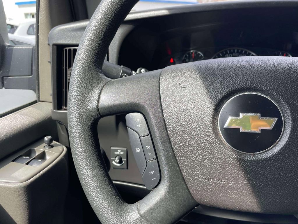 Used 2020 Chevrolet Express 3500 LT w/ LT Preferred Equipment Group RWD image 21