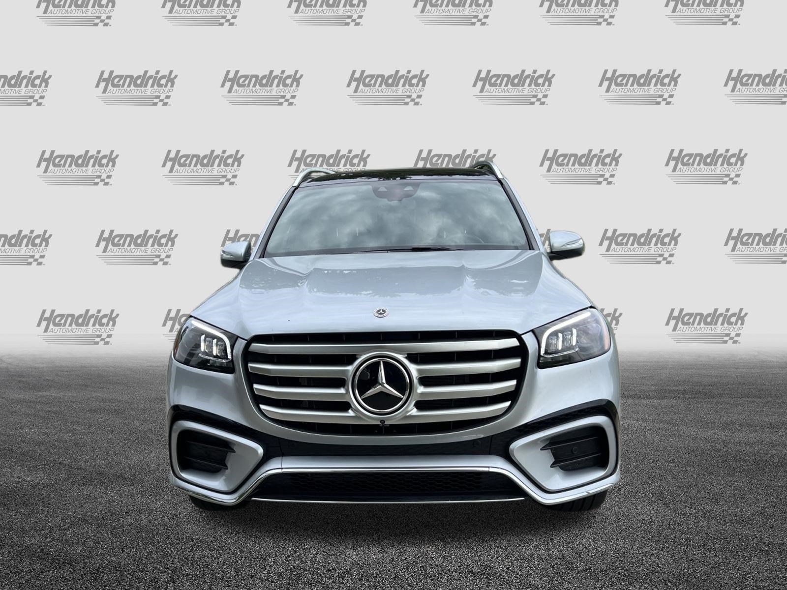 Used 2025 Mercedes-Benz GLS 450 4MATIC w/ AMG Line Exterior image 3