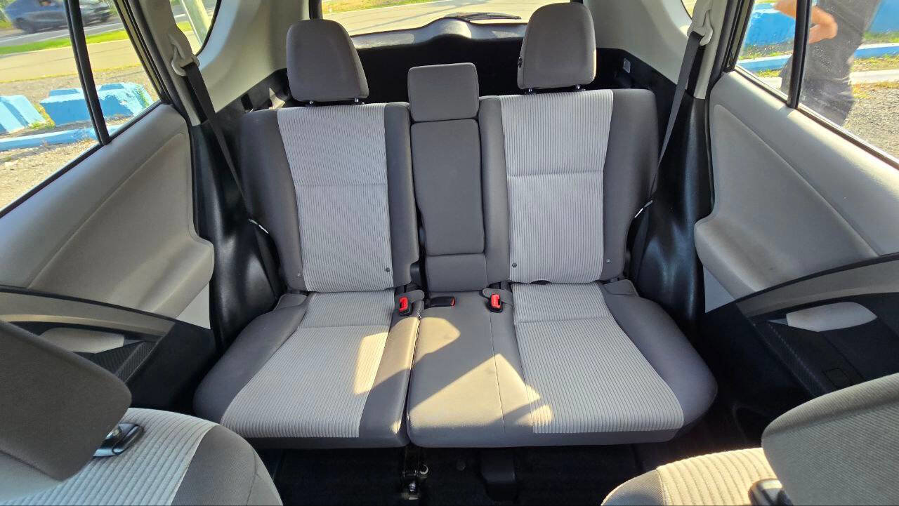 Used 2013 Toyota RAV4 LE image 4