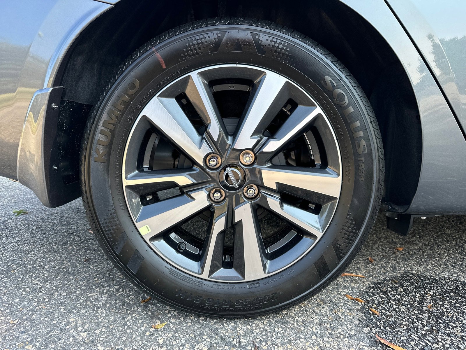 New 2025 Nissan Versa SV w/ Trunk Package image 17