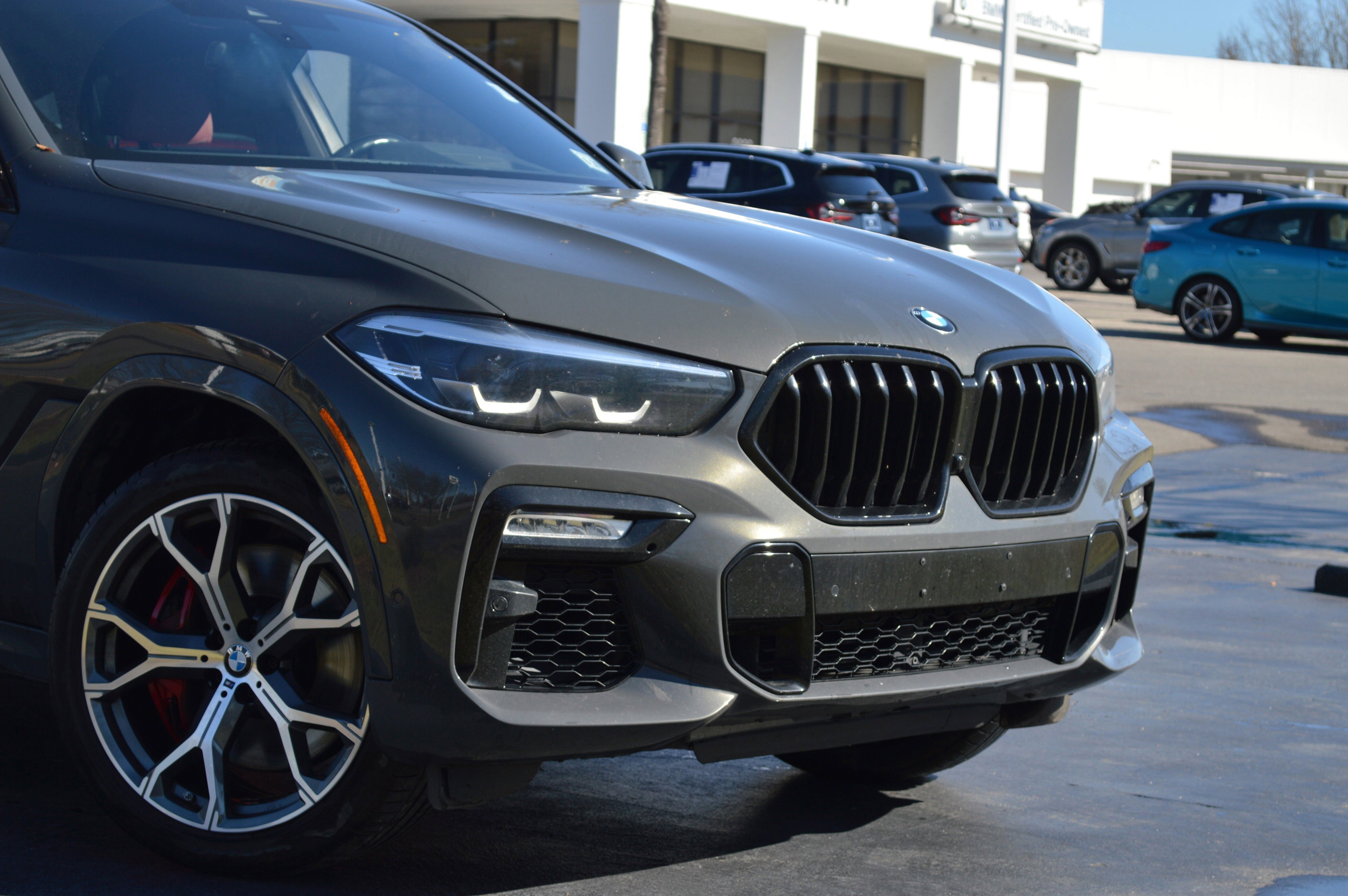Used 2021 BMW X6 M50i w/ Premium Package image 2