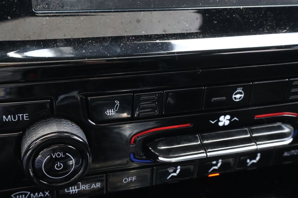 Used 2023 Jeep Grand Cherokee Altitude image 30