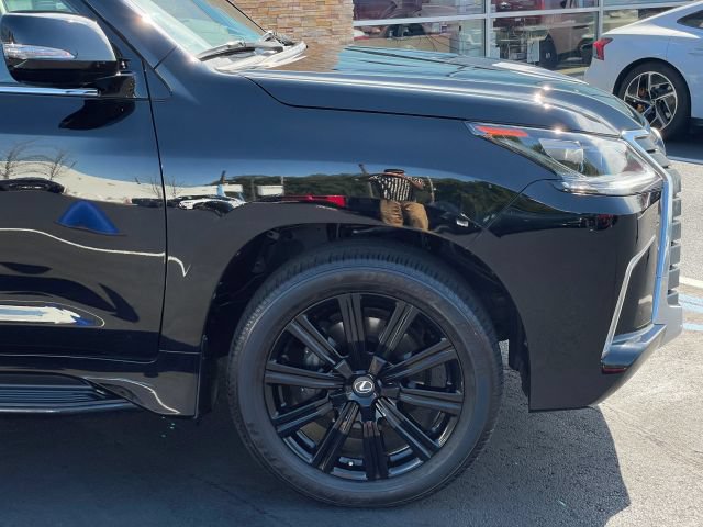 Used 2019 Lexus LX 570 4WD w/ Luxury Package image 21