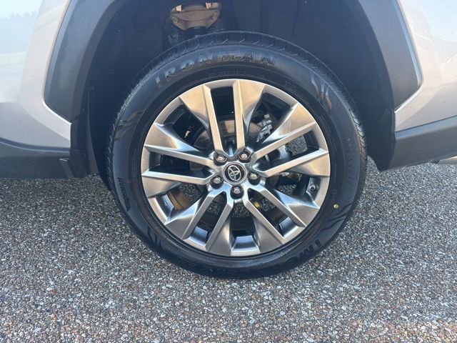 Used 2019 Toyota RAV4 XLE Premium image 9