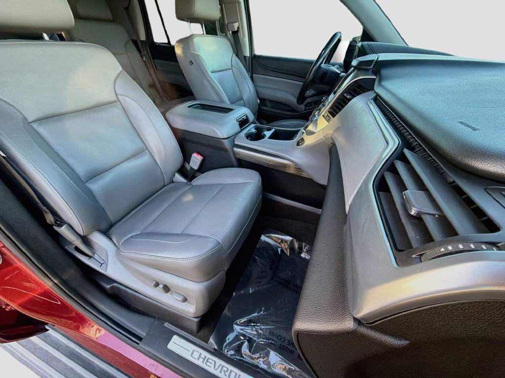 Used 2019 Chevrolet Tahoe LT w/ Luxury Package RWD image 15