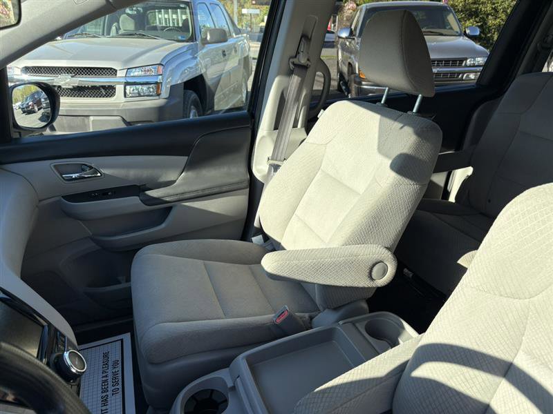 Used 2016 Honda Odyssey SE image 7
