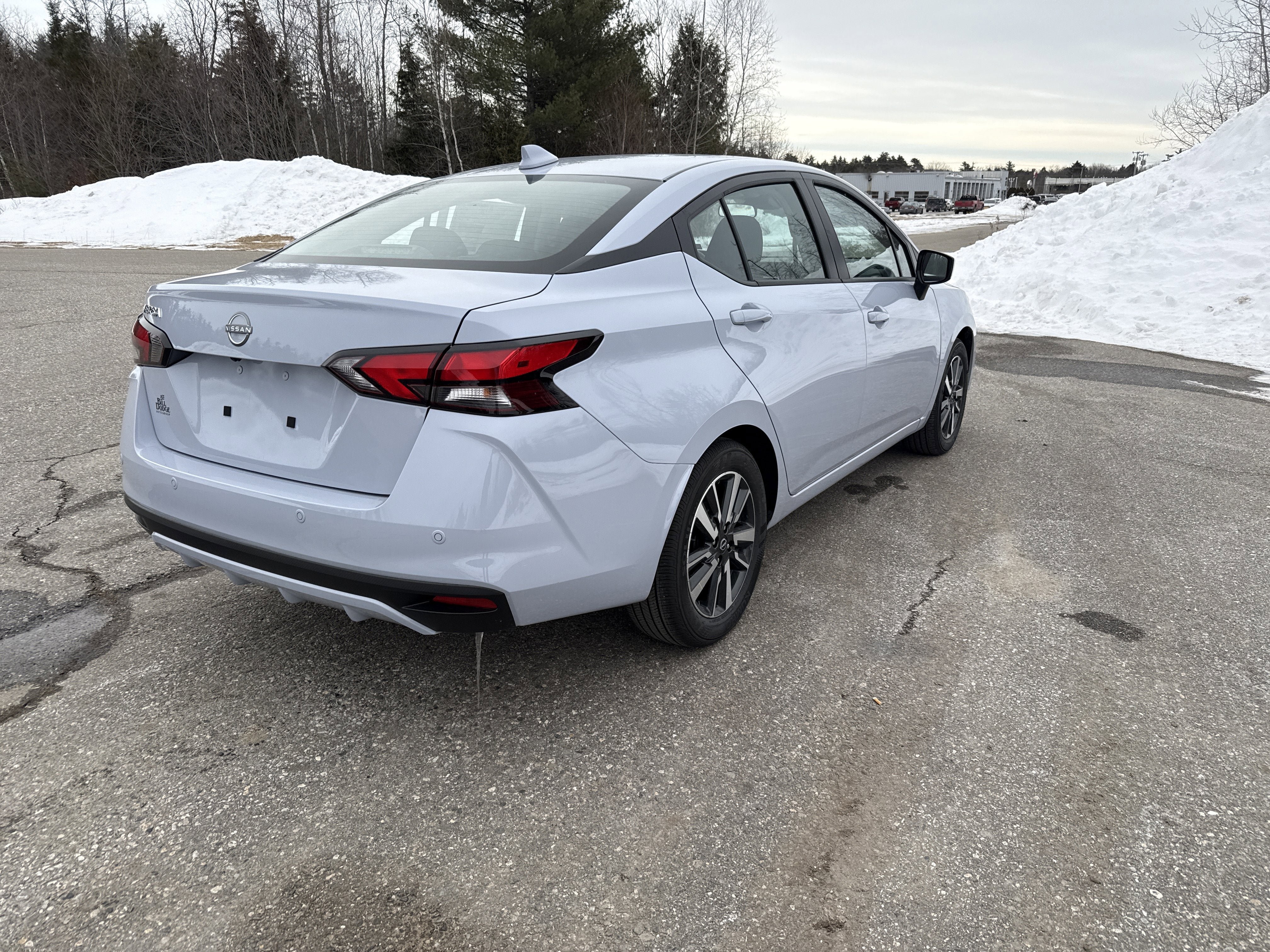 New 2025 Nissan Versa SV w/ Trunk Package FWD image 7