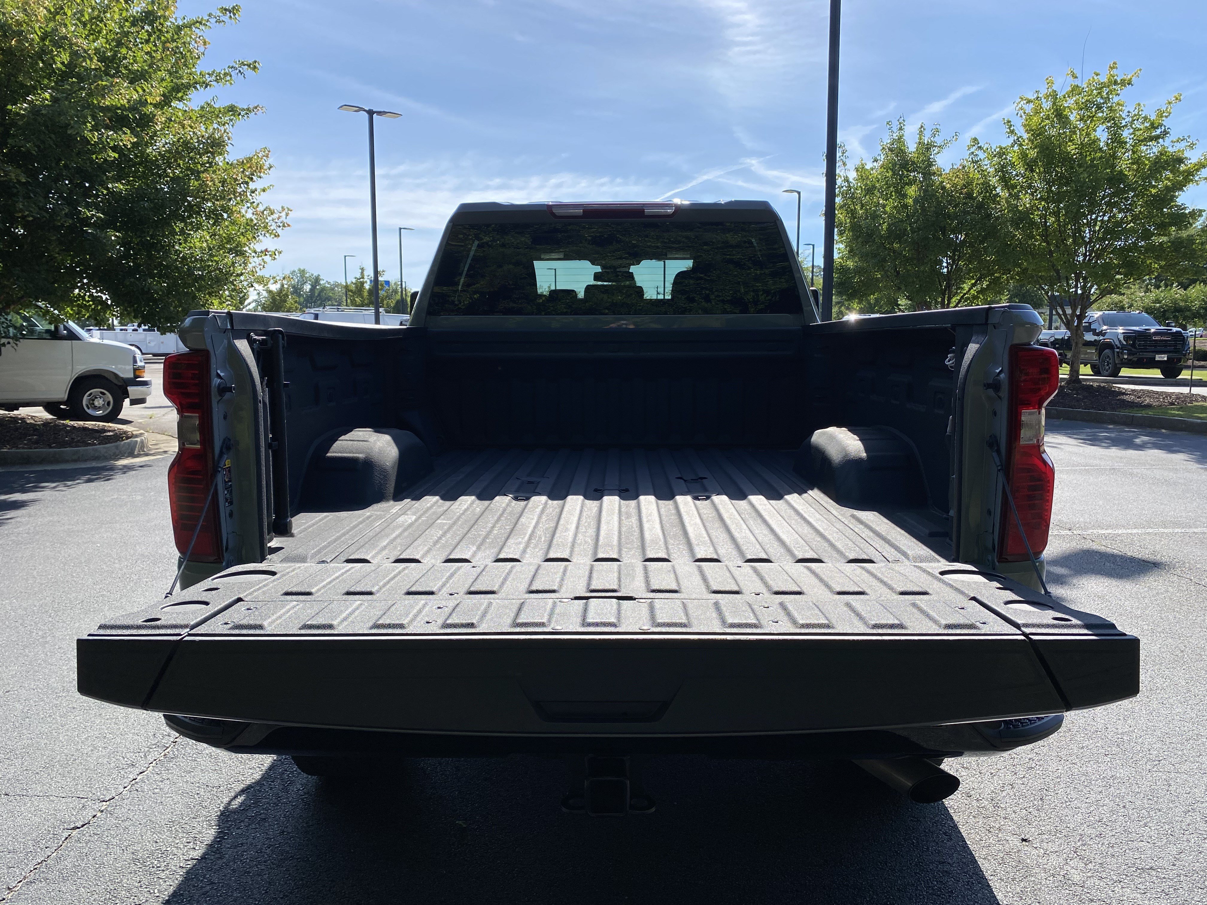 Used 2025 Chevrolet Silverado 2500 Custom w/ Custom Value Package AWD/4WD image 12