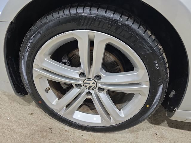 Used 2014 Volkswagen CC R-Line image 10