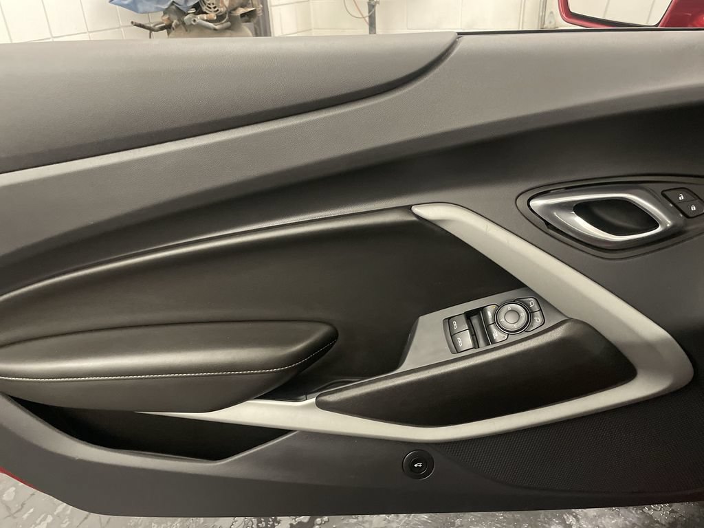 Used 2023 Chevrolet Camaro LT RWD image 15