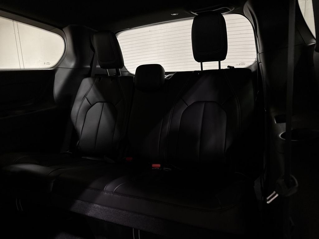 New 2026 Chrysler Pacifica Select image 27