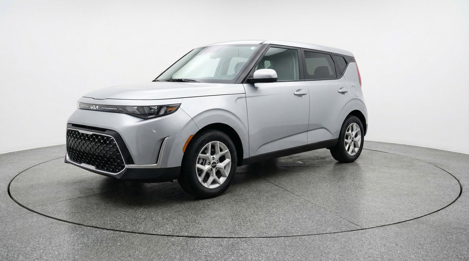 Used 2025 Kia Soul LX w/ LX Technology Package FWD image 3