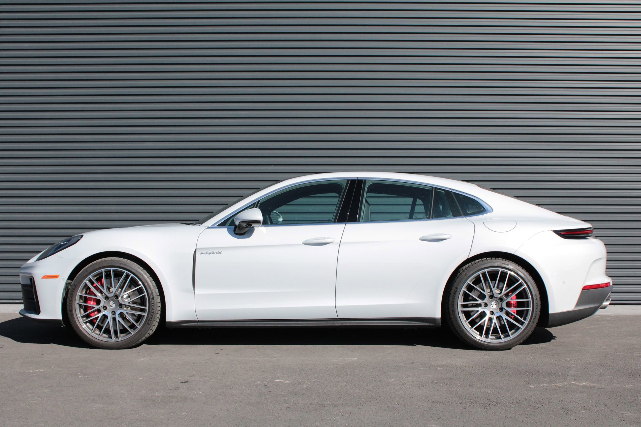 Used 2025 Porsche Panamera 4S image 2