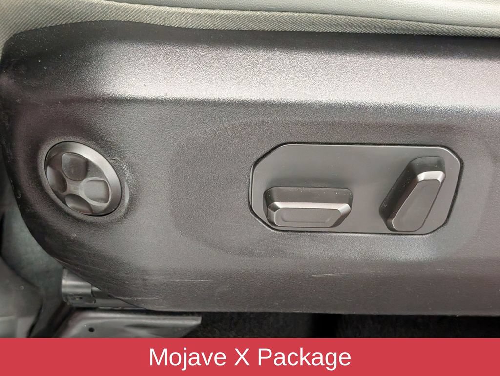 Used 2024 Jeep Gladiator Mojave AWD/4WD image 14