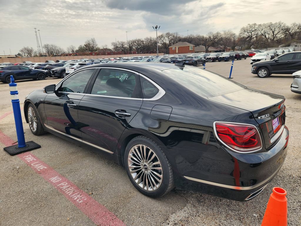 Used 2019 Kia K900 Luxury image 4