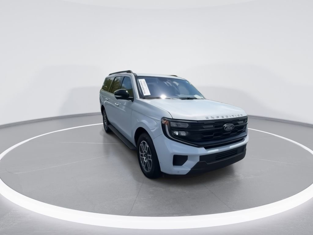 Used 2025 Ford Expedition Max Active AWD/4WD image 4