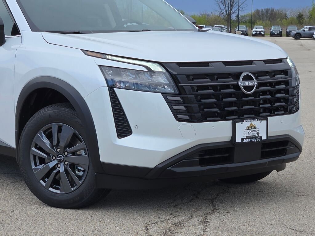 New 2026 Nissan Pathfinder SV AWD/4WD image 2