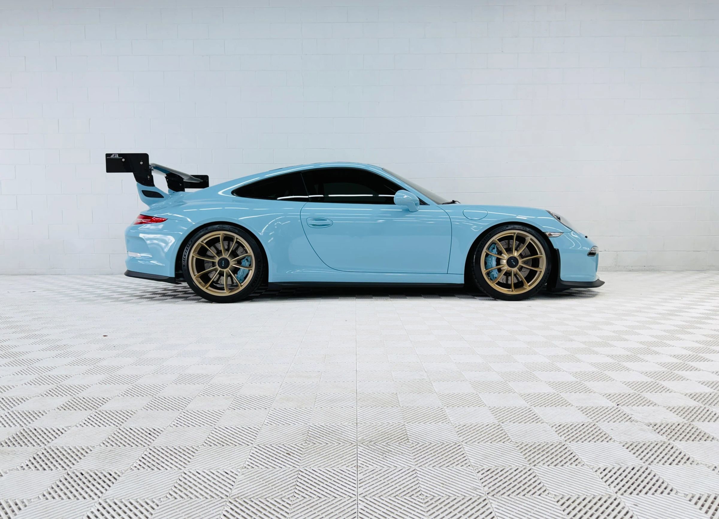 Used 2015 Porsche 911 GT3 RWD image 3