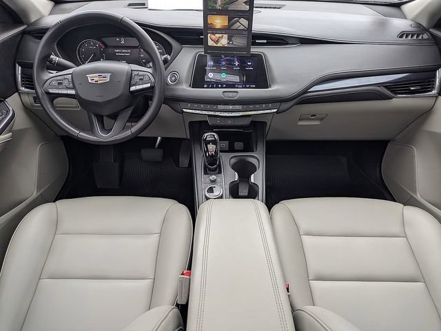 Certified 2023 Cadillac XT4 Luxury FWD image 16